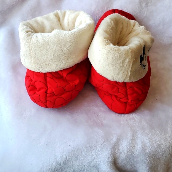 NWOT MICKEY SLIPPERS - Picture 5 of 11
